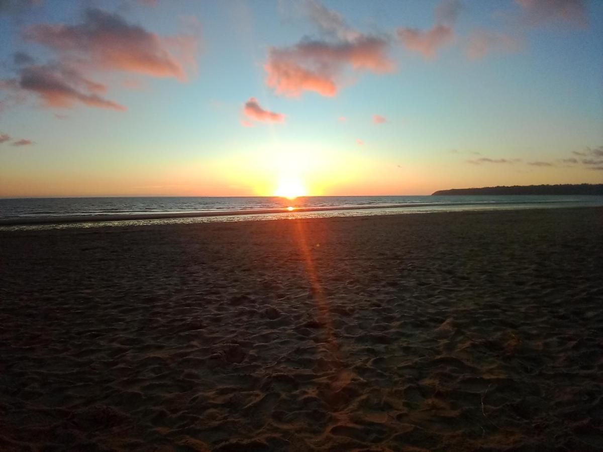 Gite Les Trefles Proche De La Plage En Baie Du Mont St Michel Carolles Εξωτερικό φωτογραφία